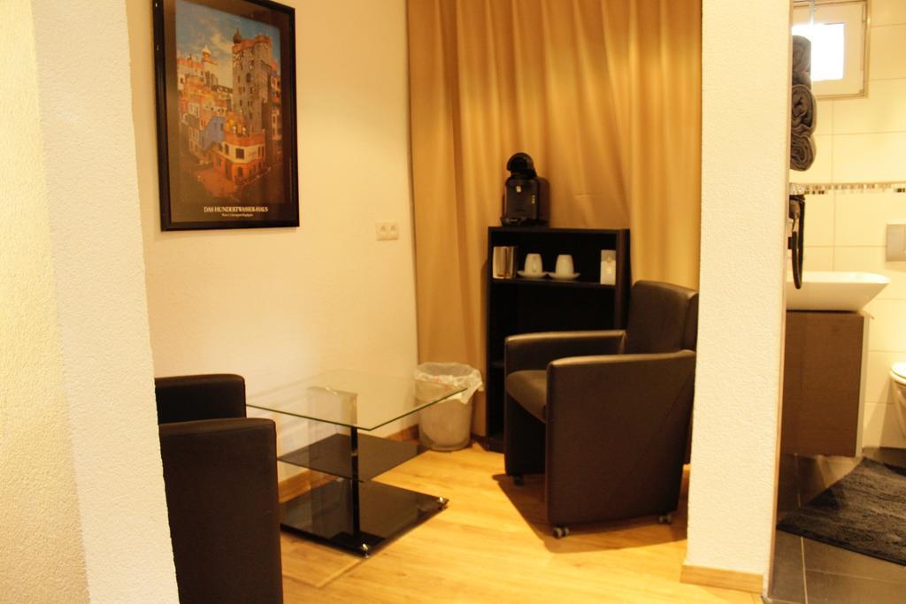 Fe Wo Am Alten Rathaus Andernach Room photo